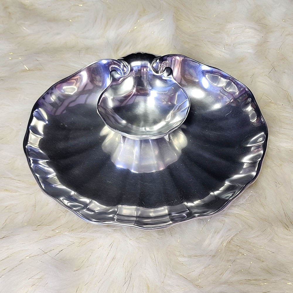 Wilton Armetale pewter clam shell dip and veggie tray #356904. K4